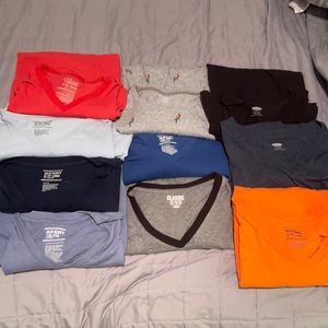 Old Navy tshirt lot 2x mixed cre & v neck